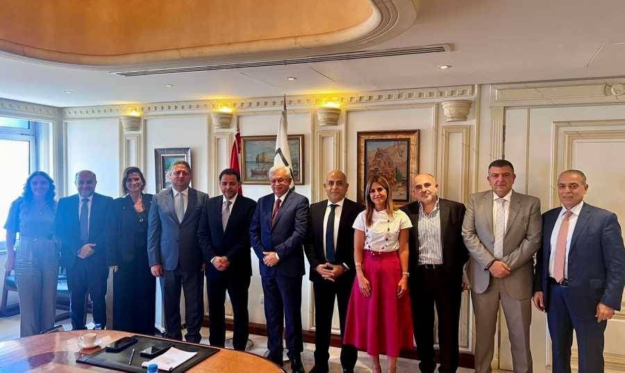 منصوري خلال لقائه تجمّع الشركات: أعادة هيكلة قطاع المصارف
وحل مشكلة المودعين وتحديث القطاع العام يضع البلد على سكة التعافي