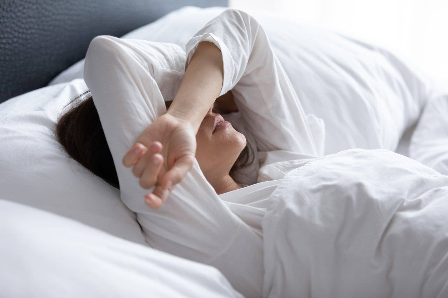 لماذا تحتاج المرأة الى نوم أكثر من الرجل؟