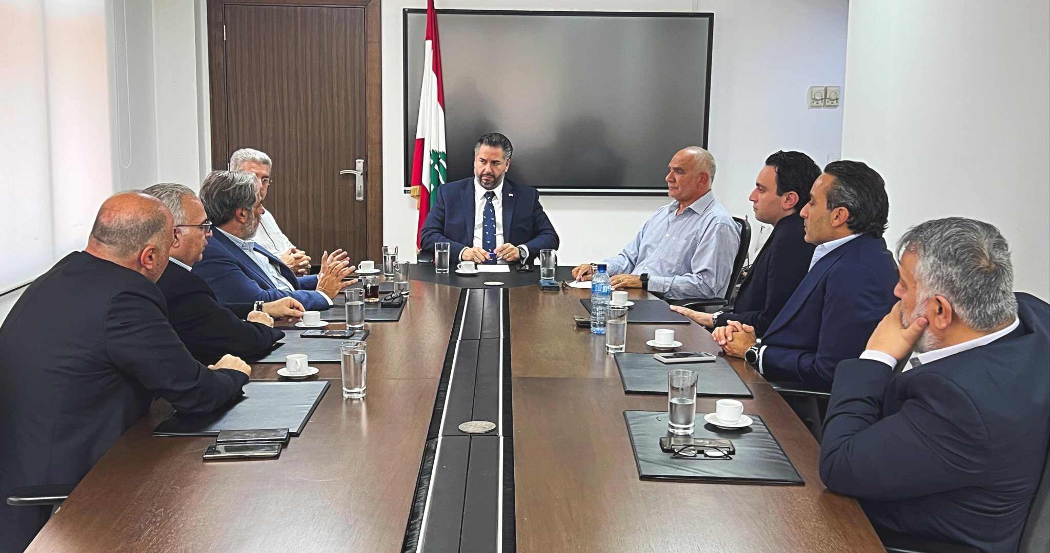 ما هي مبررات التجار والمستوردين لارتفاع الاسعار ؟

سلام :95 % من السلع الغذائية لا تزال اسعارها منخفضة
