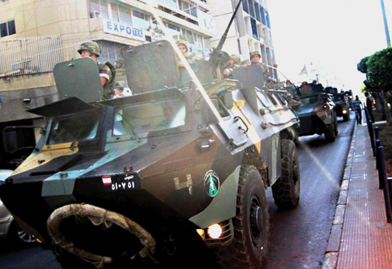 ألف مقاتل من عكار الى التبانة وجبل محسن تصله الأسلحة ...
الدولة عاجزة عن خطة رغم اجتماعها وميقاتي يتحدث عن معالجة لا جدوى منها ...
أوروبا تشيد بقرار سليمان النأي بالنفس وتدعم بري بالجلسة التشريعية