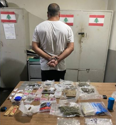 بالجرم المشهود... مُروّج مواد مُخدّرة في سوق الأحد
في قبضة مفرزة استقصاء بيروت