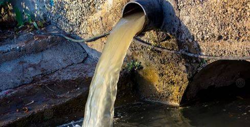 أمراض مخيفة تتربّص بكَ في الماء... إحذر!