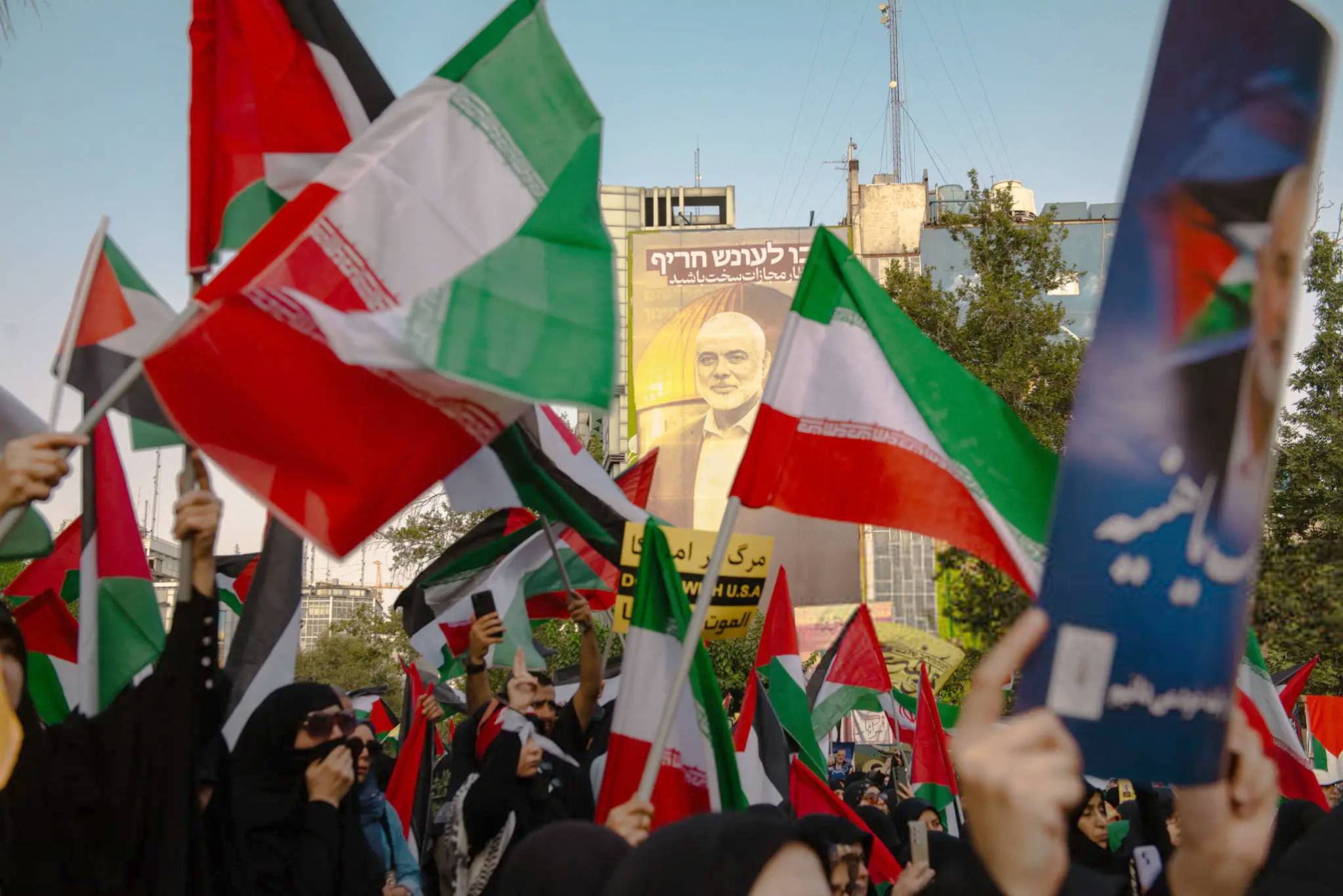 تشييع هنية في طهران ونقل جثمانه الى الدوحة: «اسرائيل» ارتكبت خطأ إستراتيجيا
بلينكن يحذر من تصاعد الصراع وميدفيديف: الحرب الشاملة هي الحل