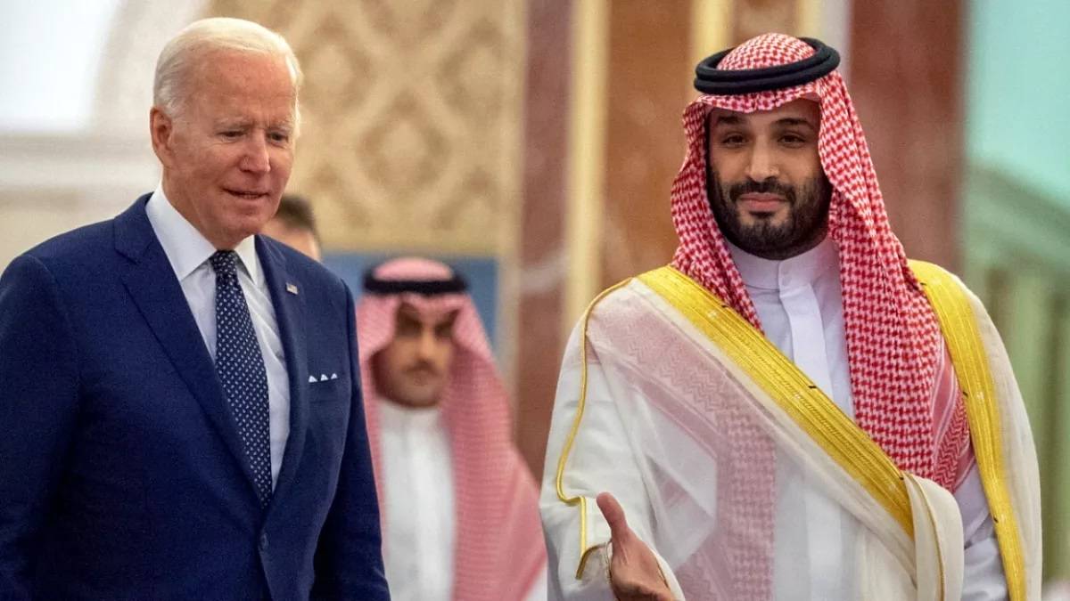 بايدن يرفع حظر الأسلحة الهجومية المفروض على السعودية