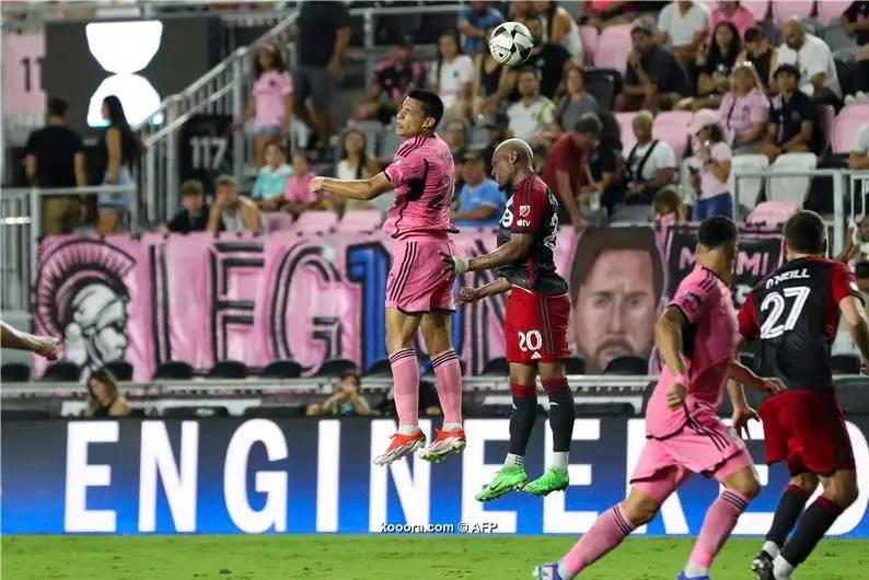 جوردي ألبا يصنع 4 أهداف أمام أنظار ميسي