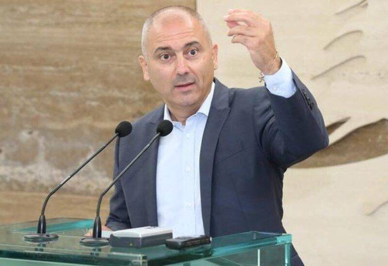 "كنتُ أول المستقيلين عندما عقد الجنرال صفقات وتراجعت المبادئ"
محفوض لـ"الديار": ميشال عون هو المشكلة... وتيّاره دمّر الجمهوريّة
وعلى باسيل دعم جعجع للرئاسة لأنه الأقوى مسيحياً