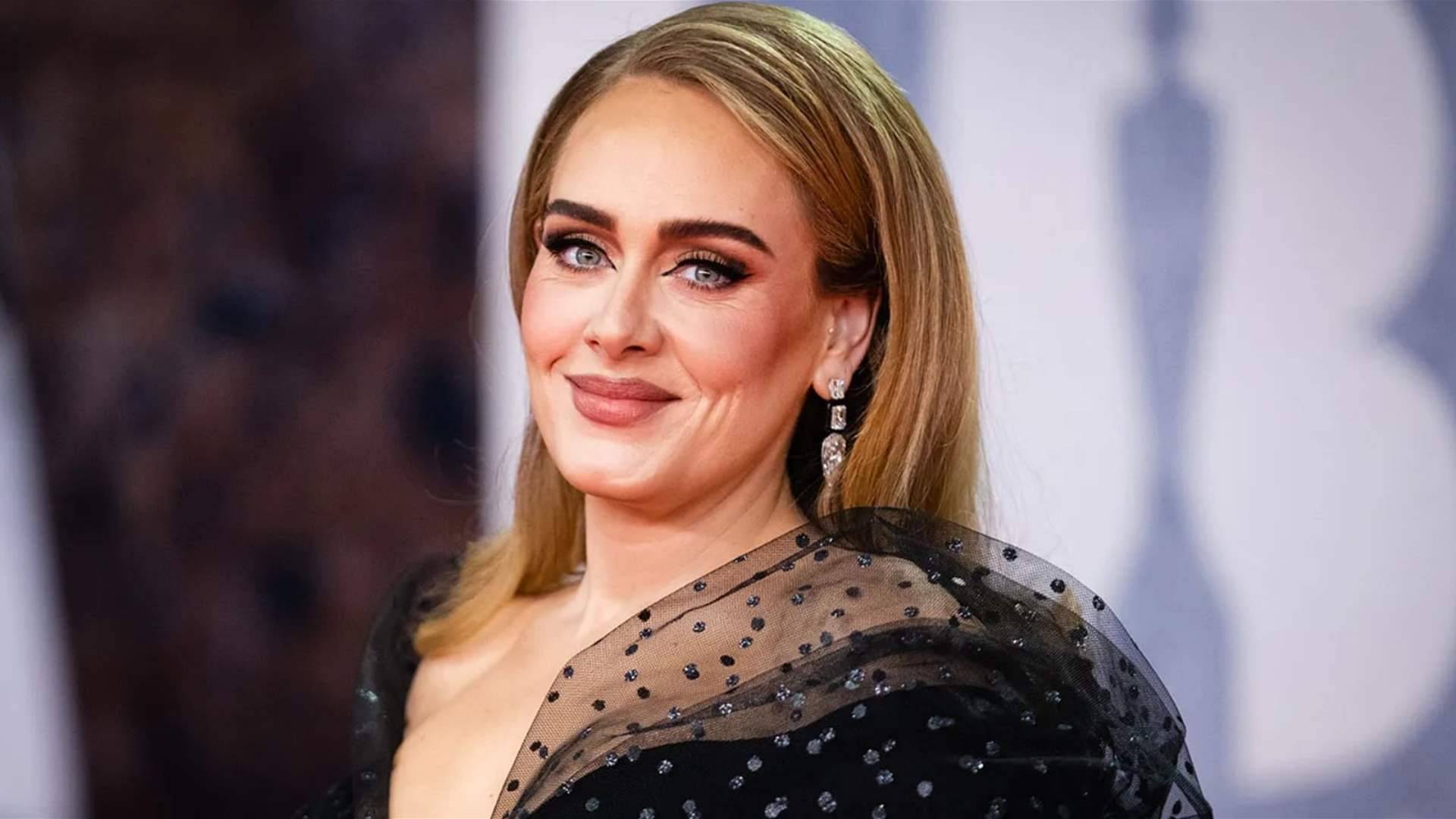 بعد طلاقها "المدمر"... أديل مخطوبة؟!