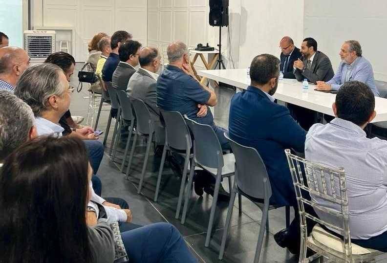 ابو حيدر ومستوردو المواد الغذائية: المخزون يكفي 3 أشهر