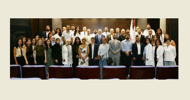 بخاش متوجها الى الاطباء الجدد: اخترتم مهنة

انسانية لا تعرف السياسة ولا الاقتصاد ولا الانتماءات