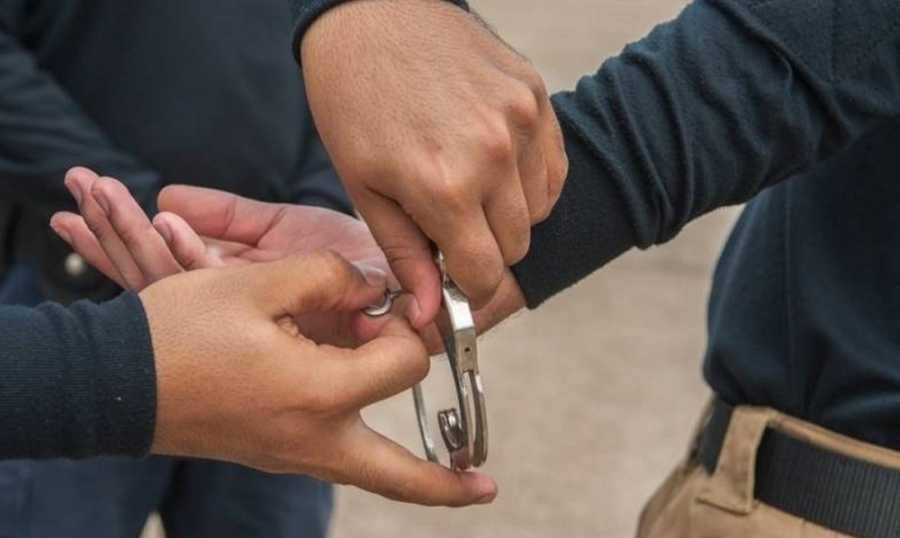 الجيش يداهم منزل مطلوب في عقتنيت.. وهذا ما ضبط بحوزته