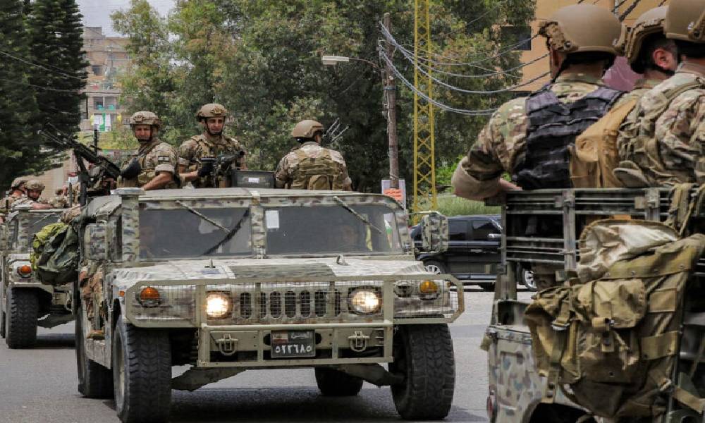 الجيش أوقف 3 أشخاص في القرنة السوداء
لحيازتهم أسلحة وإطلاقهم النار في الهواء