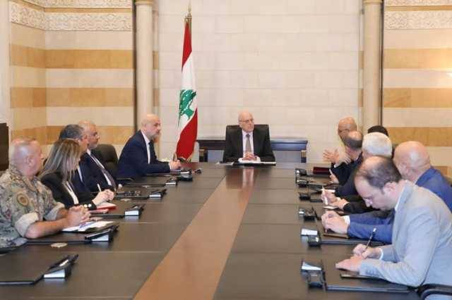 الاتصالات الديبلوماسية ناشطة في أكثر من اتجاه لوقف التهديدات الإسرائيليّة
ميقاتي: مُتمسّكون بمهام "اليونيفيل"
وبانتخاب رئيس لتستقيم السلطات الدستوريّة