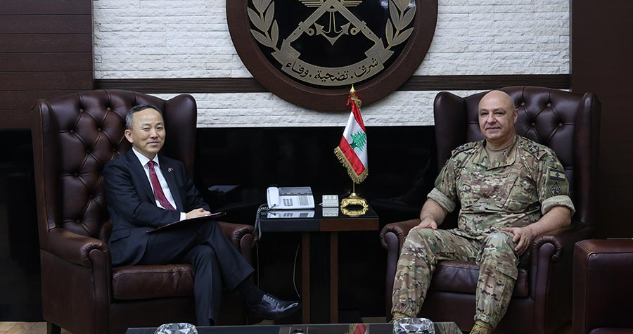 قائد الجيش استقبل
سفير كوريا الجنوبيّة
