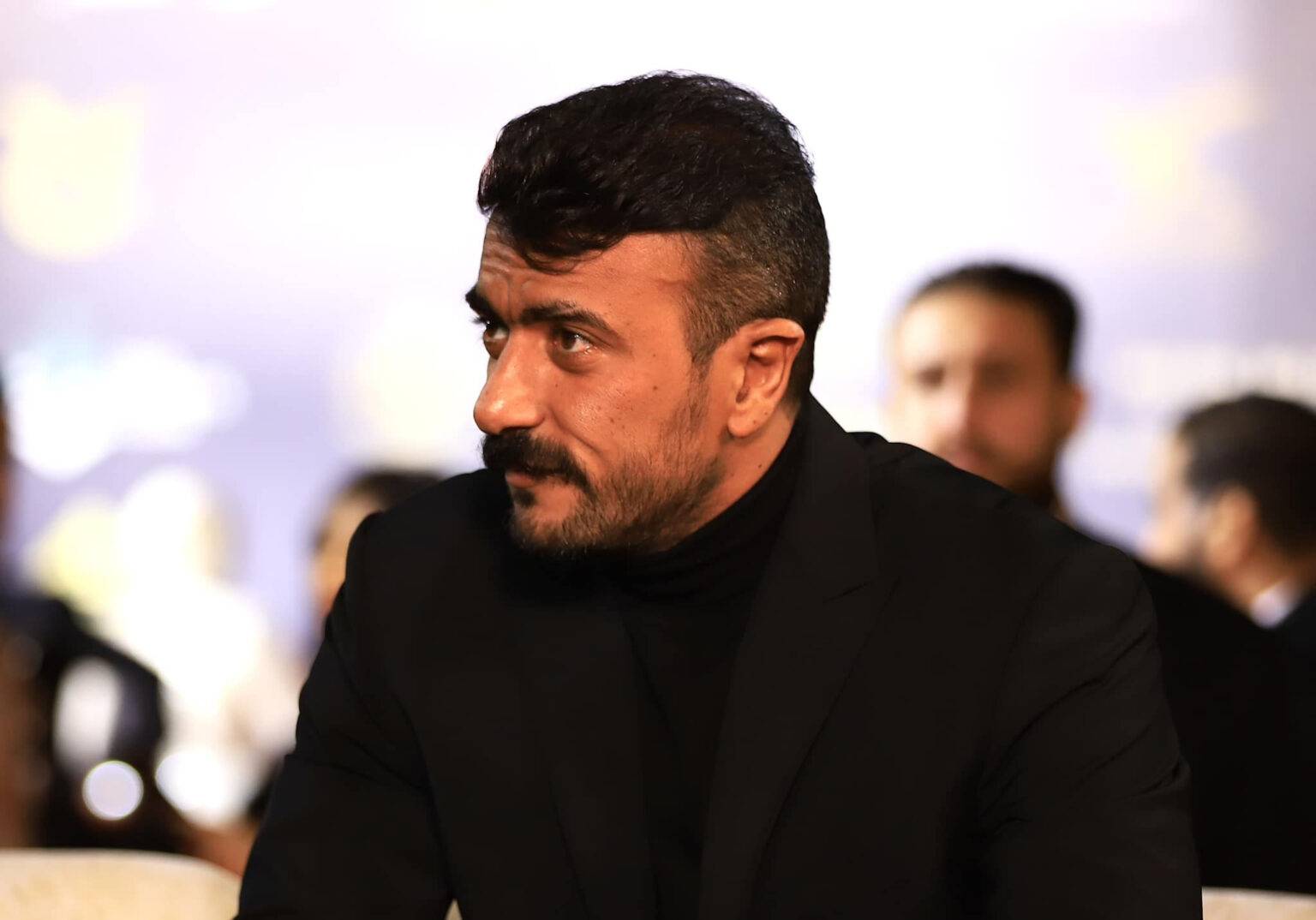 جمهور احمد العوضي يفوز بـ ١٠٠ الف جنيه بسبب “الملك”