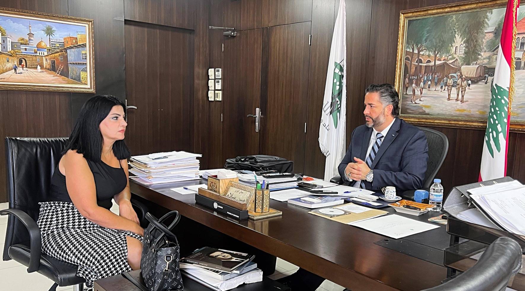 سلام للديار: وزارة الاقتصاد تعمل في حالة طوارئ منذ أكثر من سنتين ونصف السنة

مخزون المواد الغذائية والقمح يكفي لاربعة اشهر ونطالب بصلاحيات استثنائية

سيبدأ الحديث عن رئيس للجمهورية في صيف ٢٠٢٥ ولكني متفائل