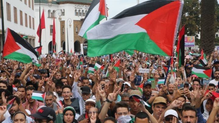 مغاربة يطالبون بإغلاق مكتب الاتصال الإسرائيلي