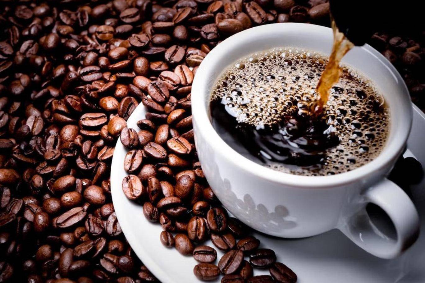خطر يتربّص بكَ! هذه الطريقة في شرب القهوة تهدّد قلبكَ