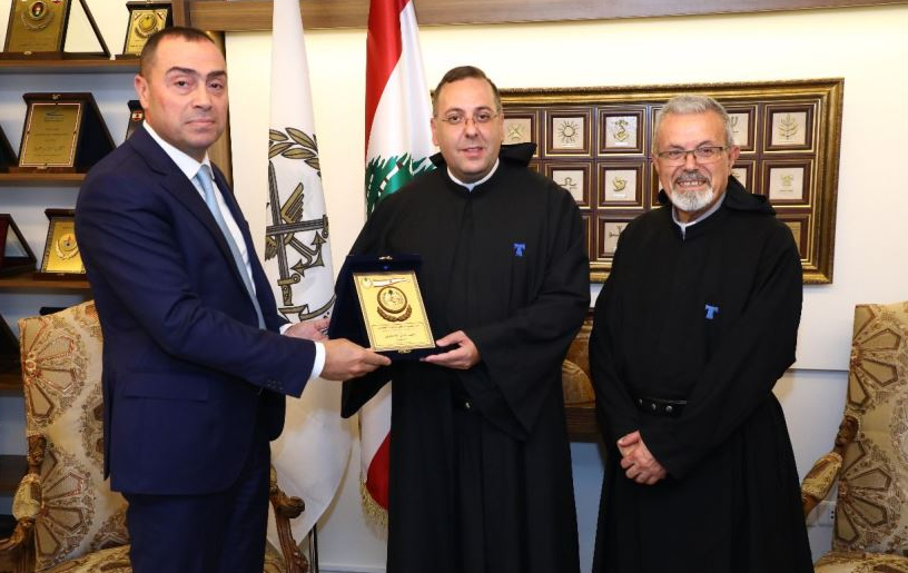 قهوجي زار المعهد الفني الأنطوني:
التحدّيات كثيرة ونحن الى جانب الشعب