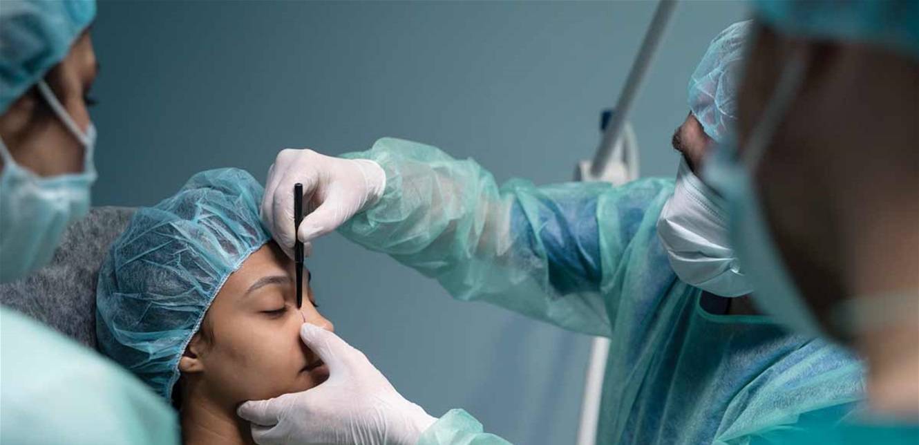ذهبت الى تركيا لاجراء العملية.. جراحة تجميلية تنهي حياة هذه السيدة