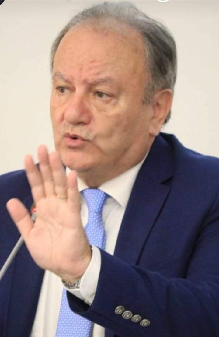 "مين بدو يحاسب مين"