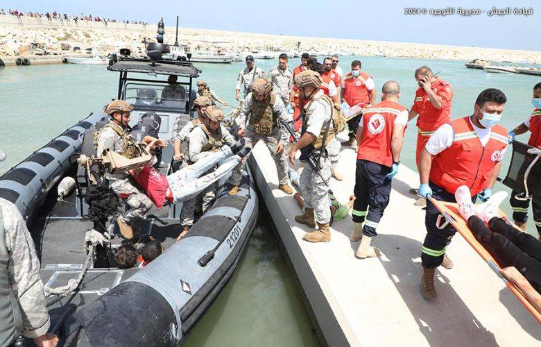 مُناورة تحاكي إخلاء سفينة منكوبة وإغاثة ركابها