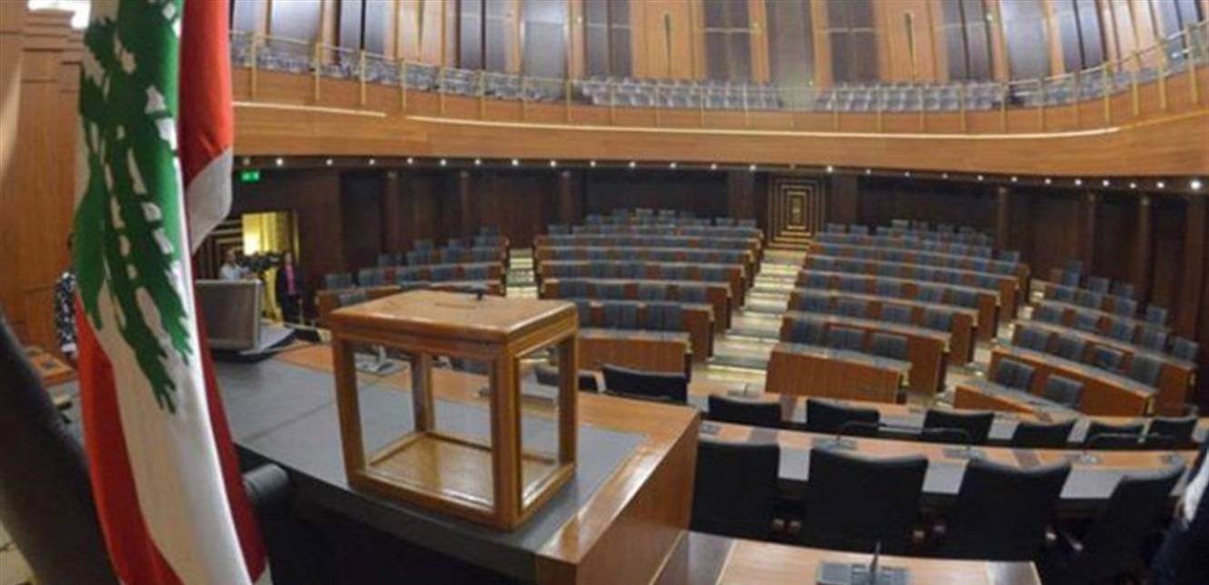 تسابق عوني على الترشح الى الانتخابات النيابيّة مكان النواب المفصولين
بعبدا وجبيل في قائمة اللائحة... والأفضليّة للمقرّبين من باسيل والأوفياء له
باسيل سيتحالف مع حزب الله في المرحلة المقبلة على كلّ المستويات