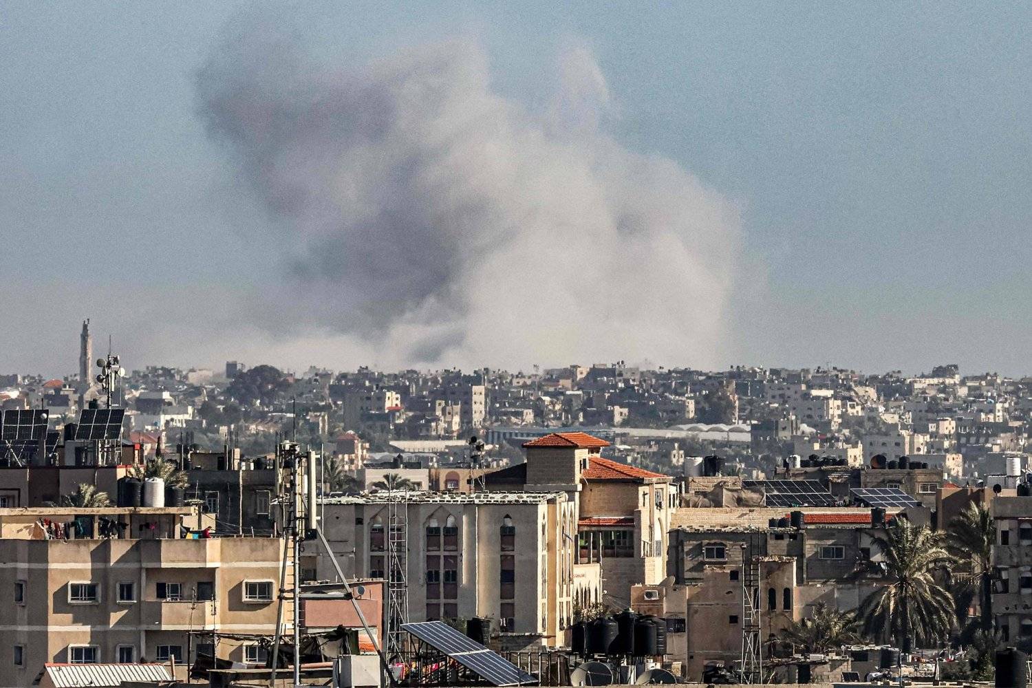 صحيفة بريطانية: عميل فلسطيني شاب أبلغ عن مكان الضيف وقاد لاغتياله