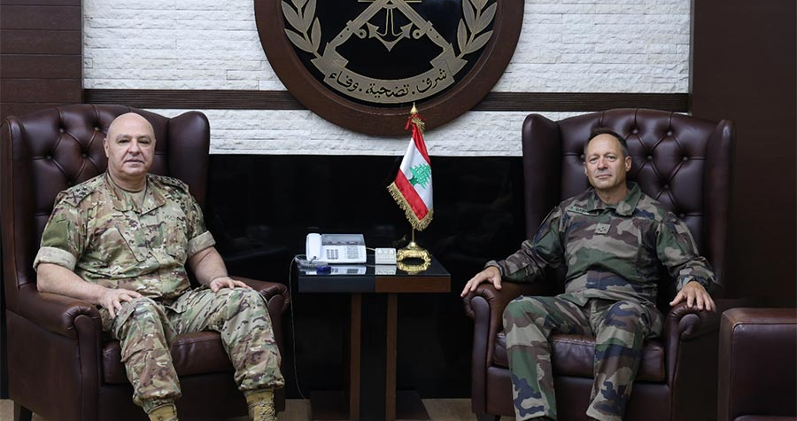 قائد الجيش عرض التطوّرات في الجنوب
مع نائب رئيس أركان الجيش الفرنسي