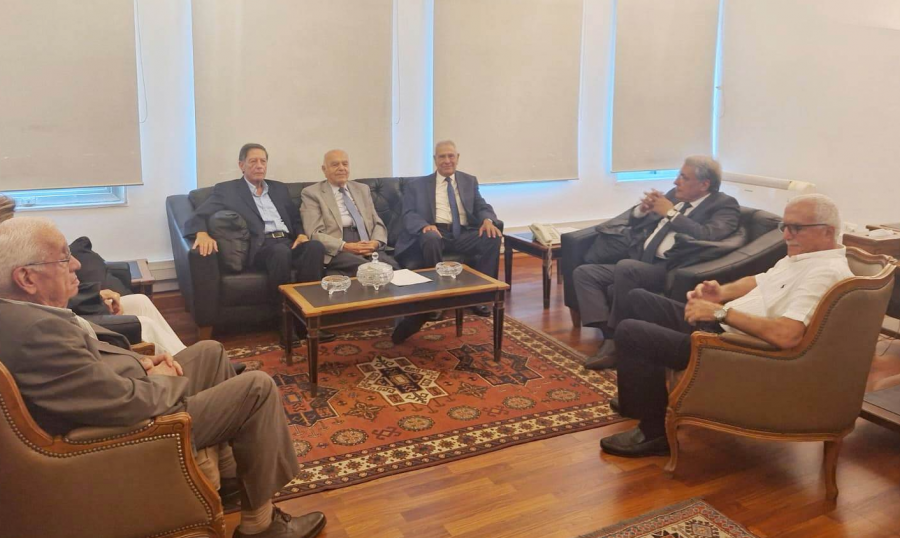 الخوري عرض شؤوناً قضائيّة
مع وفد "رابطة قدامى القضاة"