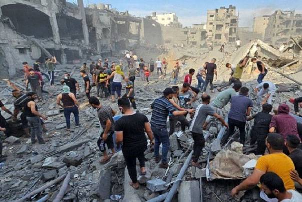 3 مجازر جديدة بغزة... والقسام تقصف تل أبيب
حماس: نطالب بإلزام الاحتلال بما اتفق عليه في 2 تموز
