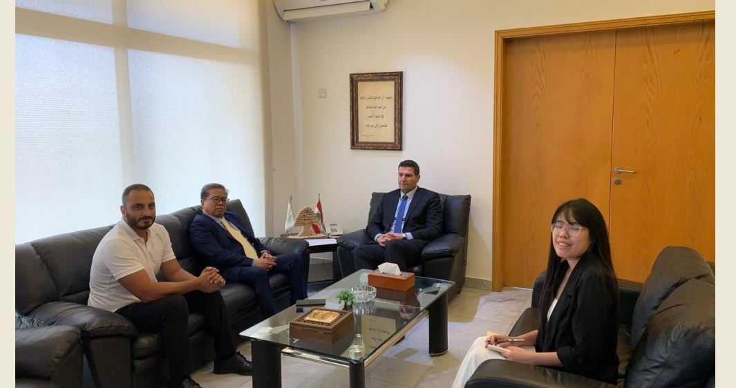 الحاج حسن بحث مع سفير الفليبين

في العلاقات الاقتصادية بين البلدين