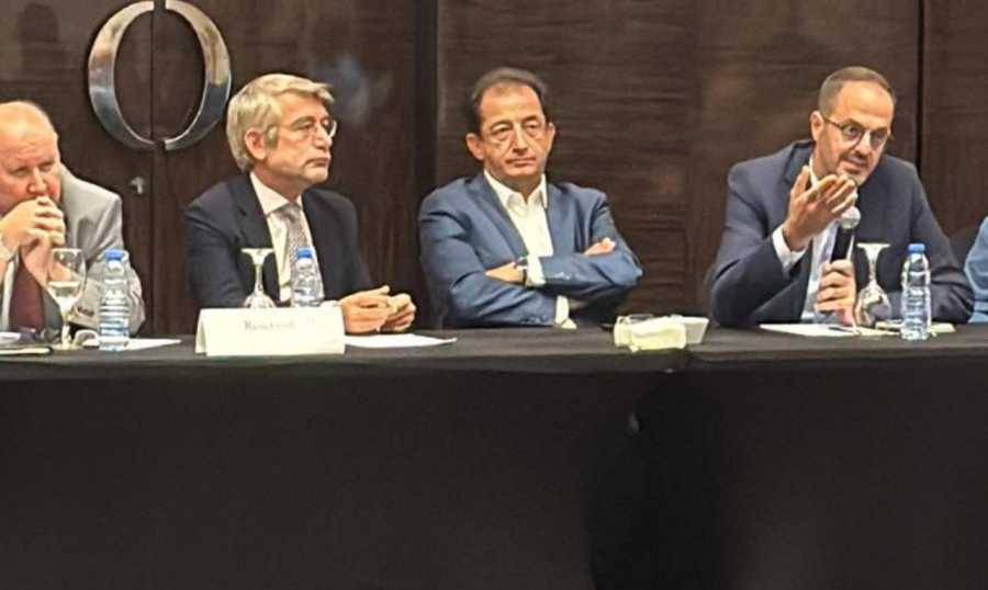 فياض: ننوي إطلاق مناقصة لبناء محطة

شمسية بقدرة ٧ ميغاوات لـ "كهرباء لبنان"