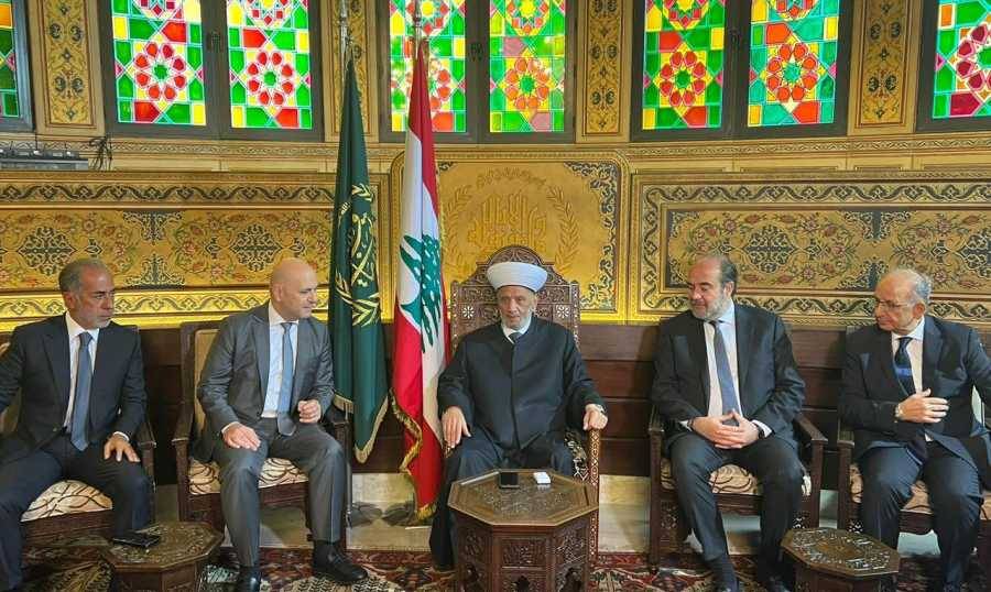 وفد من "القوات" زار دريان
حاصباني: الأولويّات الوطنيّة انتخاب رئيس