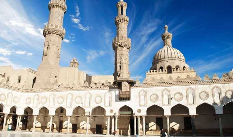 الأزهر يحذر من مخططات لانتزاع ملكية الضفة الغربية وتهويد معالمها