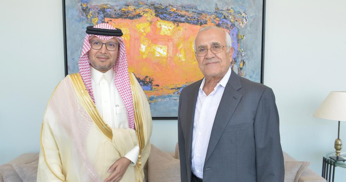 سليمان بحثُ مع بخاري
في التطورات الراهنة