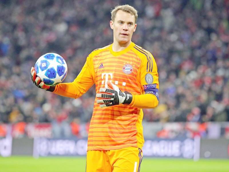 نوير: نريد إظهار قوة بايرن أمام برشلونة وباريس