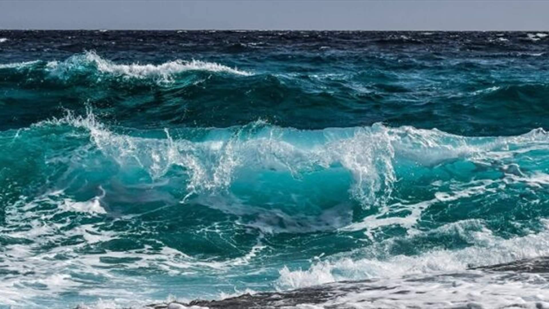 الدفاع المدني: لتوخي الحذر من إرتفاع الأمواج