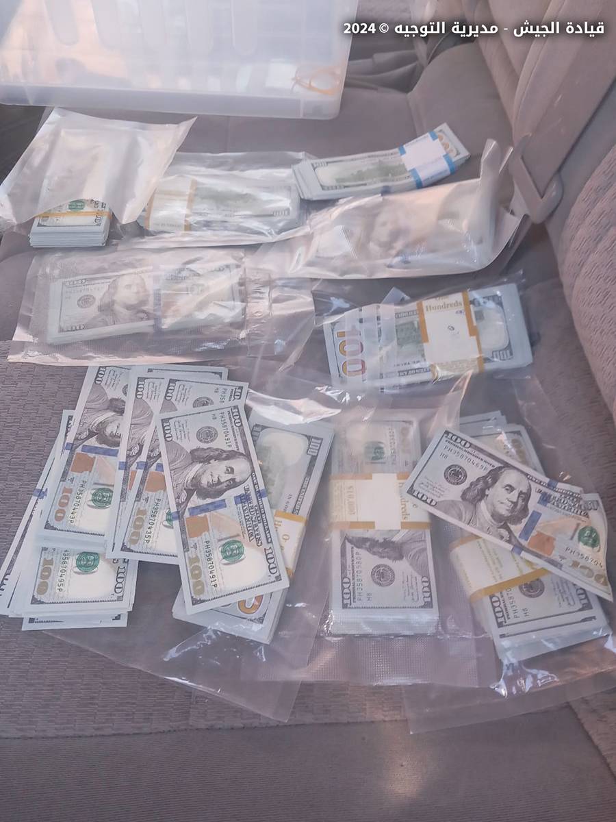 الجيش دهم منازل مطلوبين في بريتال
وأوقف لبناني و3 سوريين