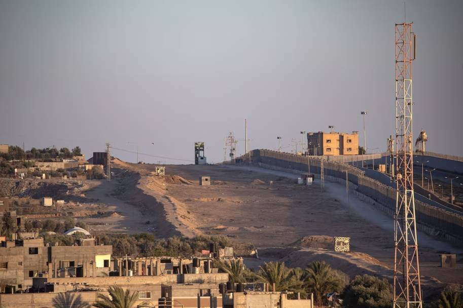 وسط استعداد الاتحاد الأوروبي لمراقبته... مسؤول أميركي: تشكيل قوة فلسطينية مدربة أميركياً هو الترتيب الأكثر ترجيحاً لـ"تأمين معبر رفح"