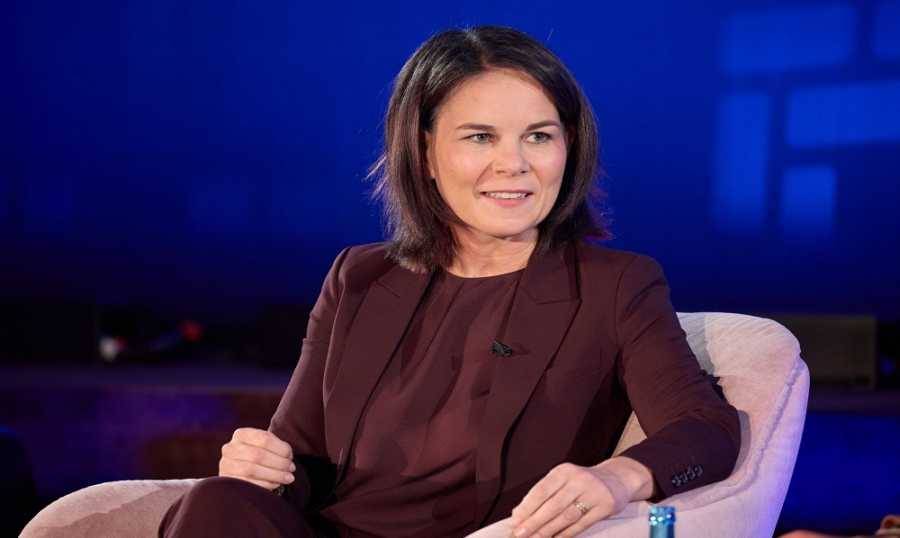 وزيرة الخارجية الألمانية تبدأ جولة إقليمية لبحث هدنة غزة
