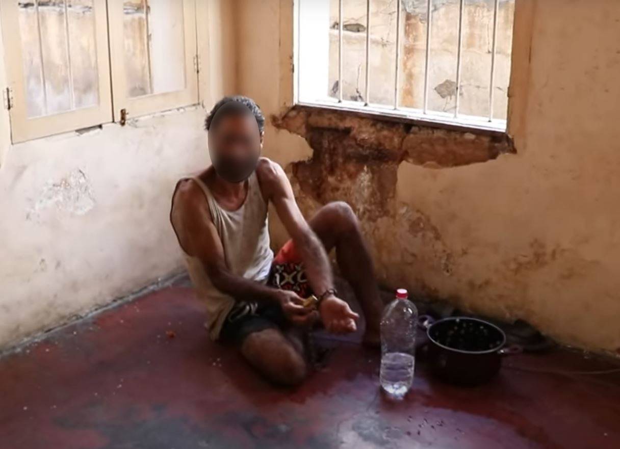 فصيلة ميناء الحصن تحرّر شخصاً
احتجزه شقيقه داخل شرفة مُسيّجة خلف منزله