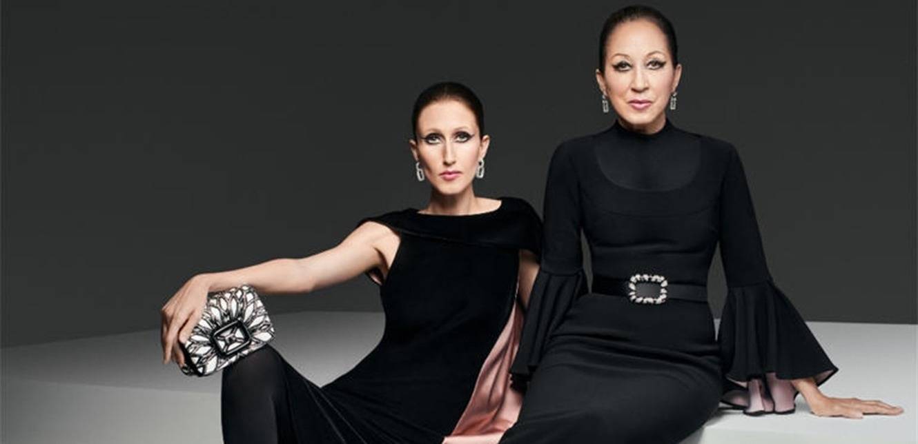 لموسم الخريف والشتاء.. Roger Vivier تعيد إحياء أناقة الستينيات في حملتها الإعلانية