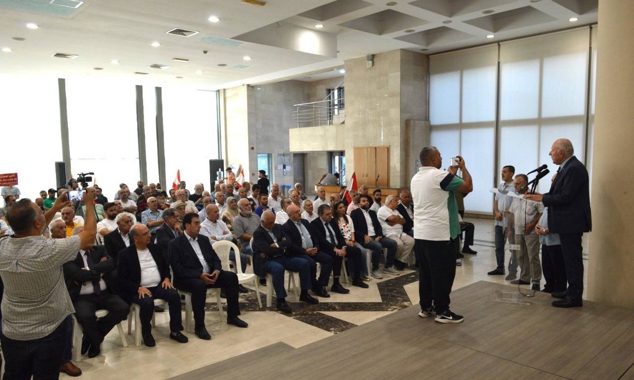 لقاء وطني للمستأجرين القدامى في غرفة طرابلس

بحث في كيفية تحقيق العدالة الاجتماعية