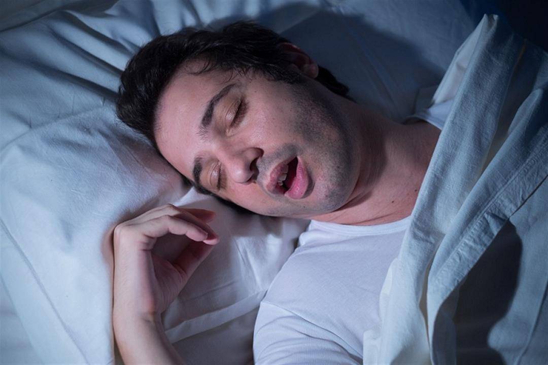 جفاف الفم... هل هو علامة على توقف التنفس أثناء النوم؟
