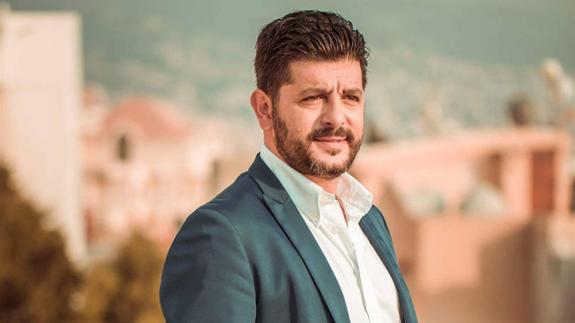 ابنة طوني عيسى تسرق الأضواء