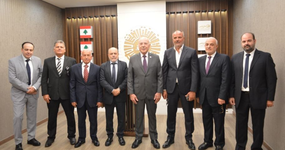 دبوسي عرض مع سفير الأوروغواي
العلاقات الثنائية وسبل التعاون