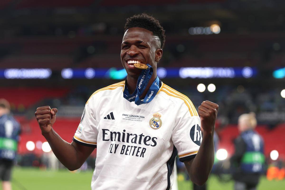 فينيسيوس يثير سخط بيريز... هل يرحل عن ريال مدريد؟