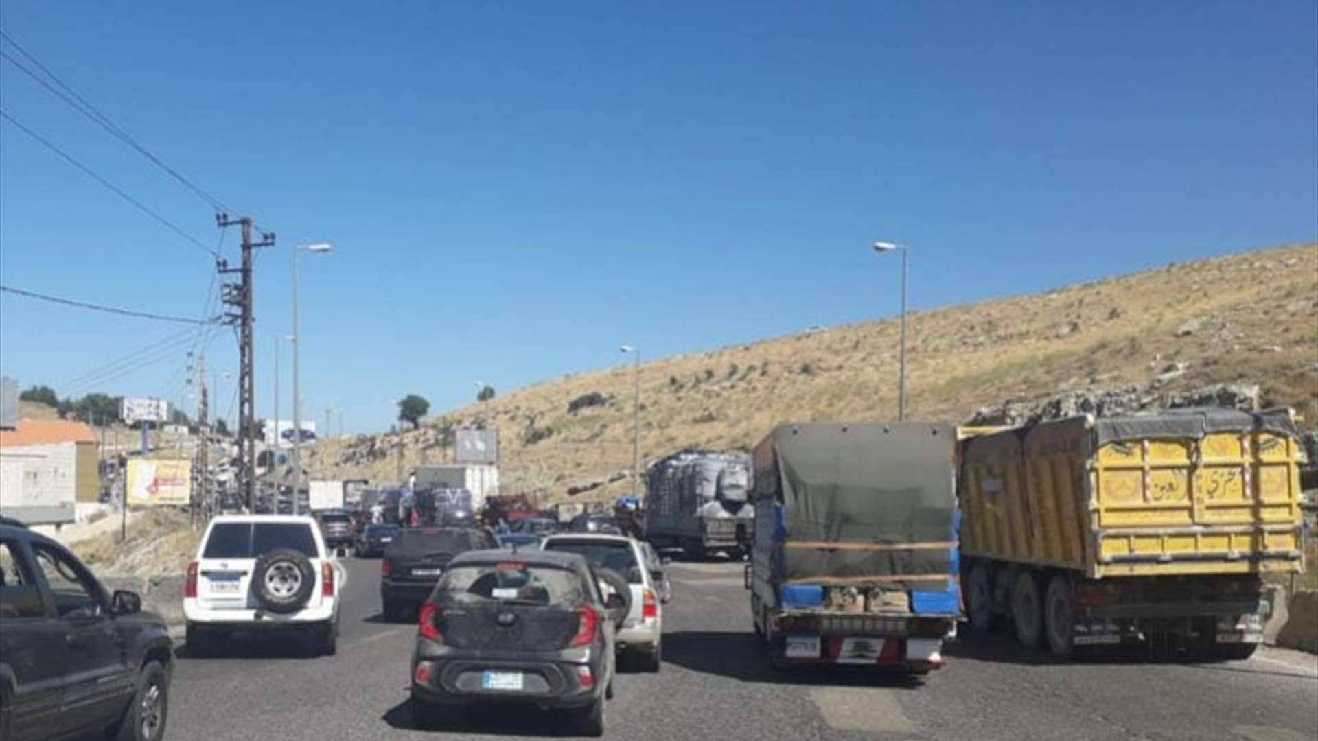 إبتداءاً من صباح الإثنين... تعديل أوقات سير الشاحنات على طريق ضهر البيدر