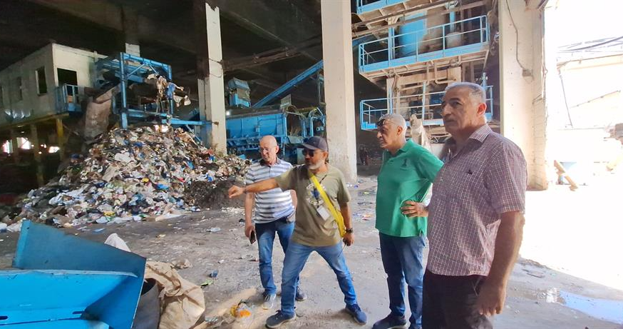 رئيس بلدية صيدا تابع اعمال التزفيت

وخطة تحسين معمل معالجة النفايات