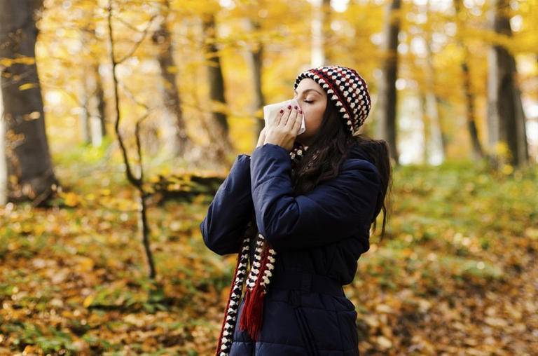 أوبئة الخريف: لماذا نشعر بالمرض أكثر في هذا الفصل؟